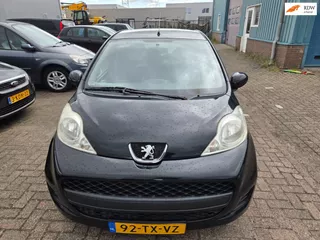 Peugeot 107 1.0-12V XS nieuwe APK