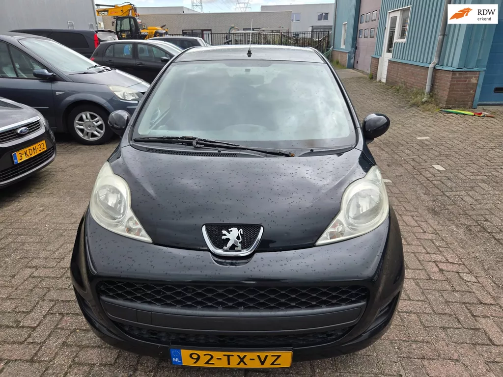 Peugeot 107 1.0-12V XS nieuwe APK
