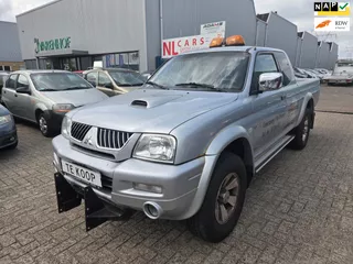 Mitsubishi L200 CLUB CAB 4WD AIRCO 4X4
