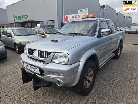 Mitsubishi L200 CLUB CAB 4WD AIRCO 4X4