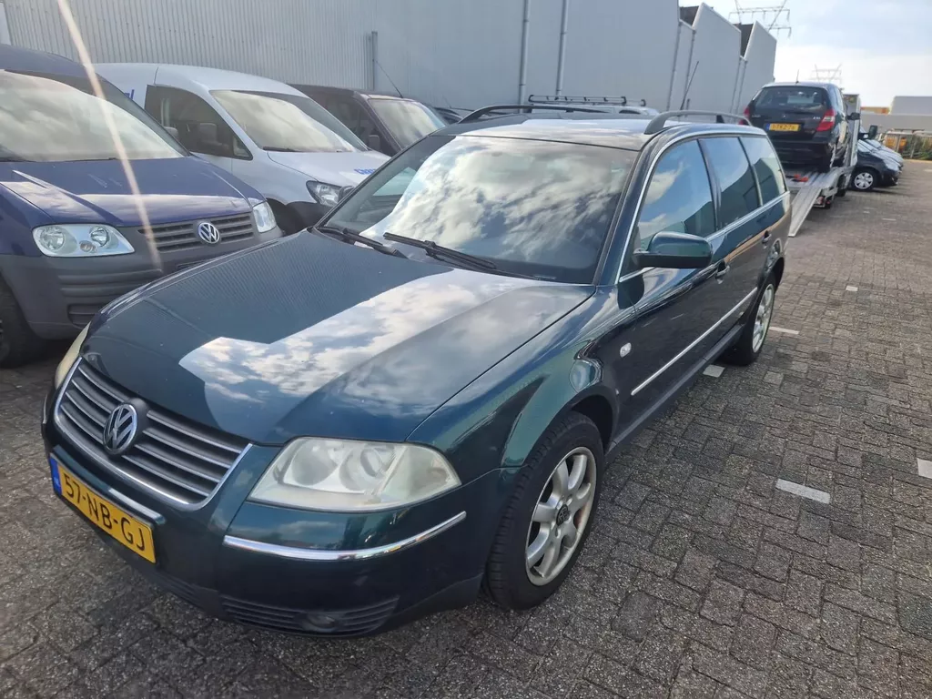 Volkswagen Passat 1.9tdi 96kw AUTOMAAT 100% goed