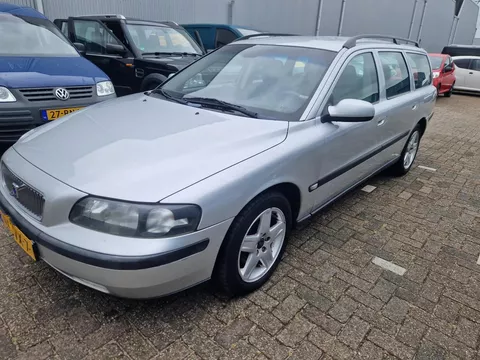Volvo V70 2.4 diesel automaat rijd super new APK 16.03.2026