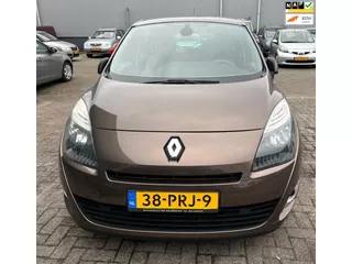 Renault Grand Sc&eacute;nic 2.0 Dynamique 7p. Driving good AUTOMAAT