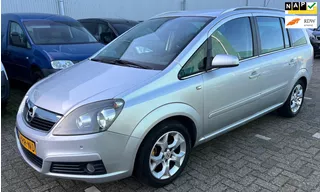Opel Zafira BENZINE Cosmo AUTOMAAT
