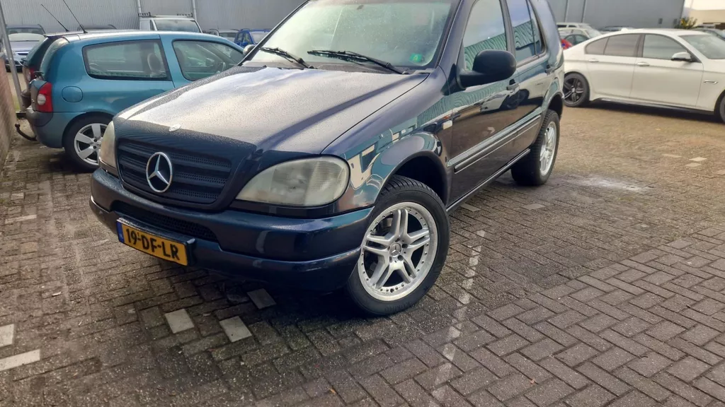 Mercedes-Benz M-klasse 320 rijd super APK 13 . 11.2025