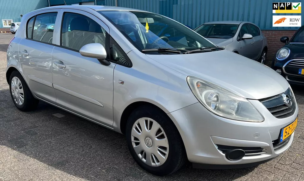 Opel Corsa 1.2-16V Cosmo airco